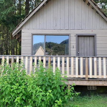Sicamous Rv & Cabin Resort Malakwa 外观 照片