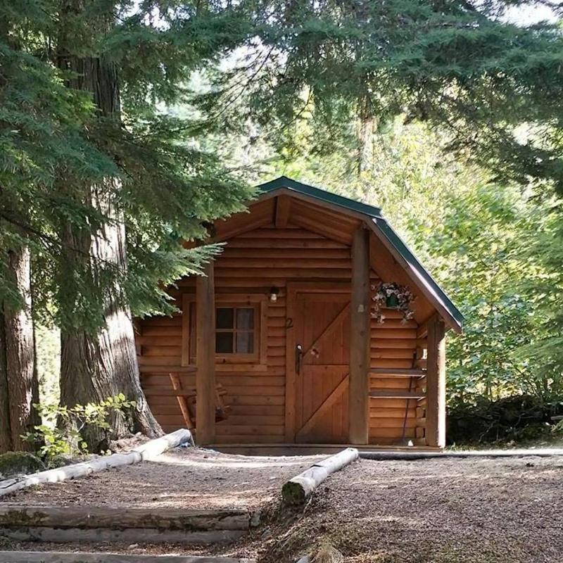 Sicamous Rv & Cabin Resort Malakwa 外观 照片