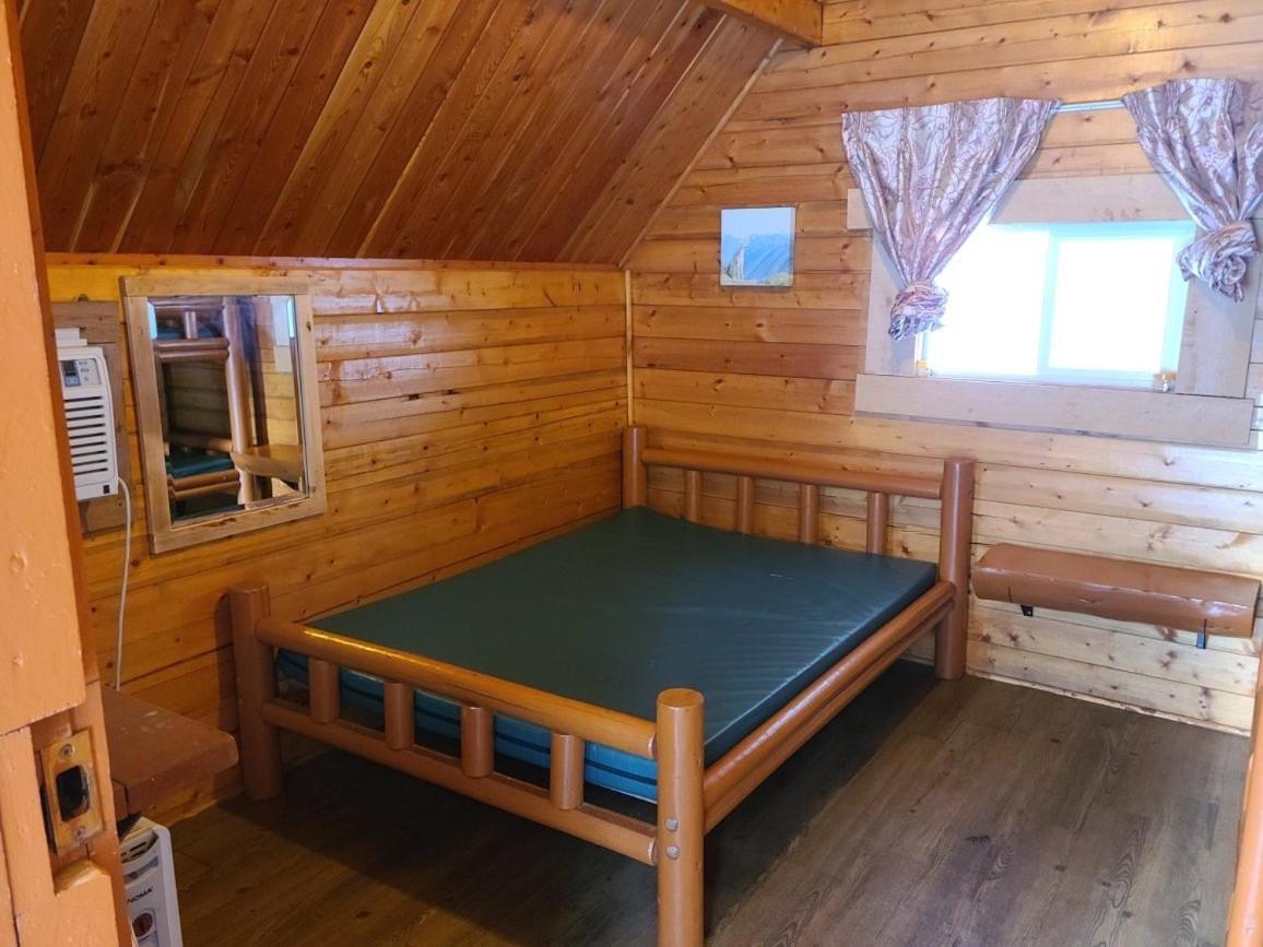 Sicamous Rv & Cabin Resort Malakwa 外观 照片