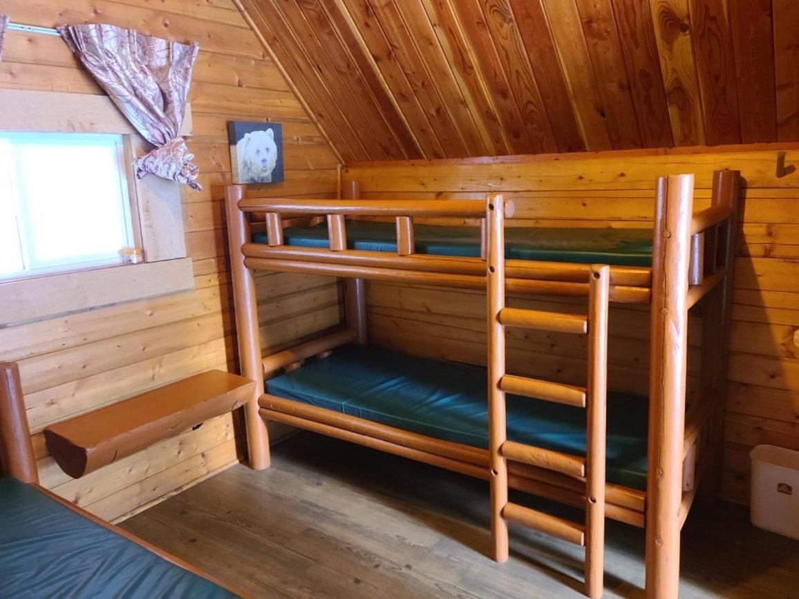 Sicamous Rv & Cabin Resort Malakwa 外观 照片