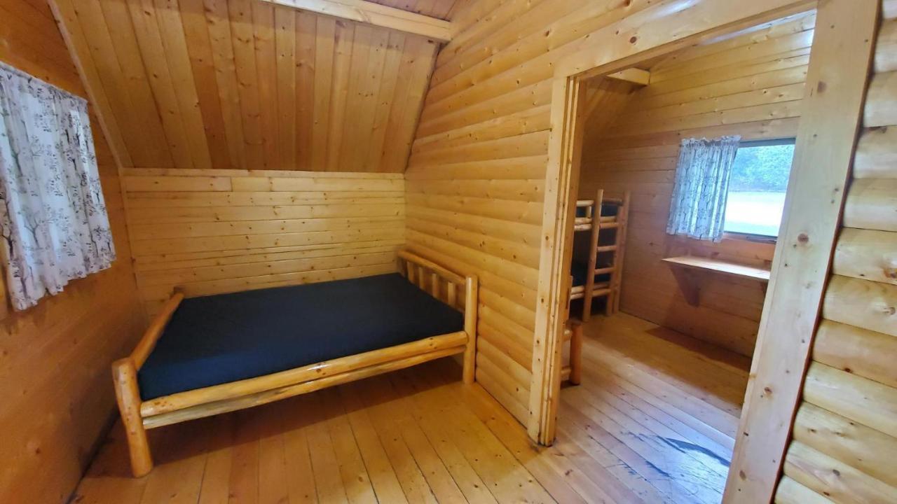 Sicamous Rv & Cabin Resort Malakwa 外观 照片