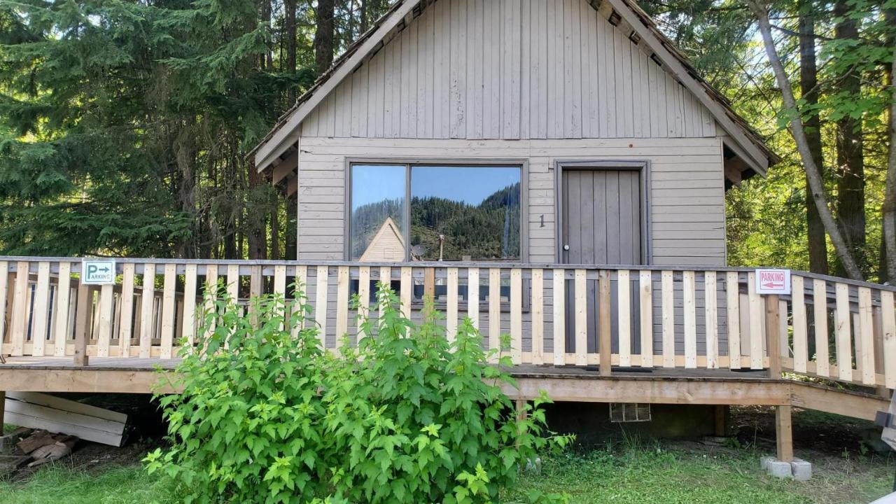 Sicamous Rv & Cabin Resort Malakwa 外观 照片