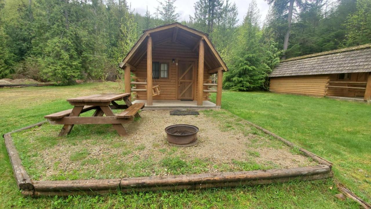 Sicamous Rv & Cabin Resort Malakwa 外观 照片